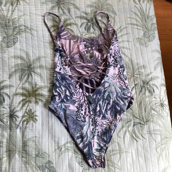 Maaji reversible swimsuit - Picture 4 of 5